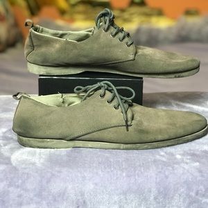 {10 M} Urban Outfitter Gray Oxfords WORN OUT!